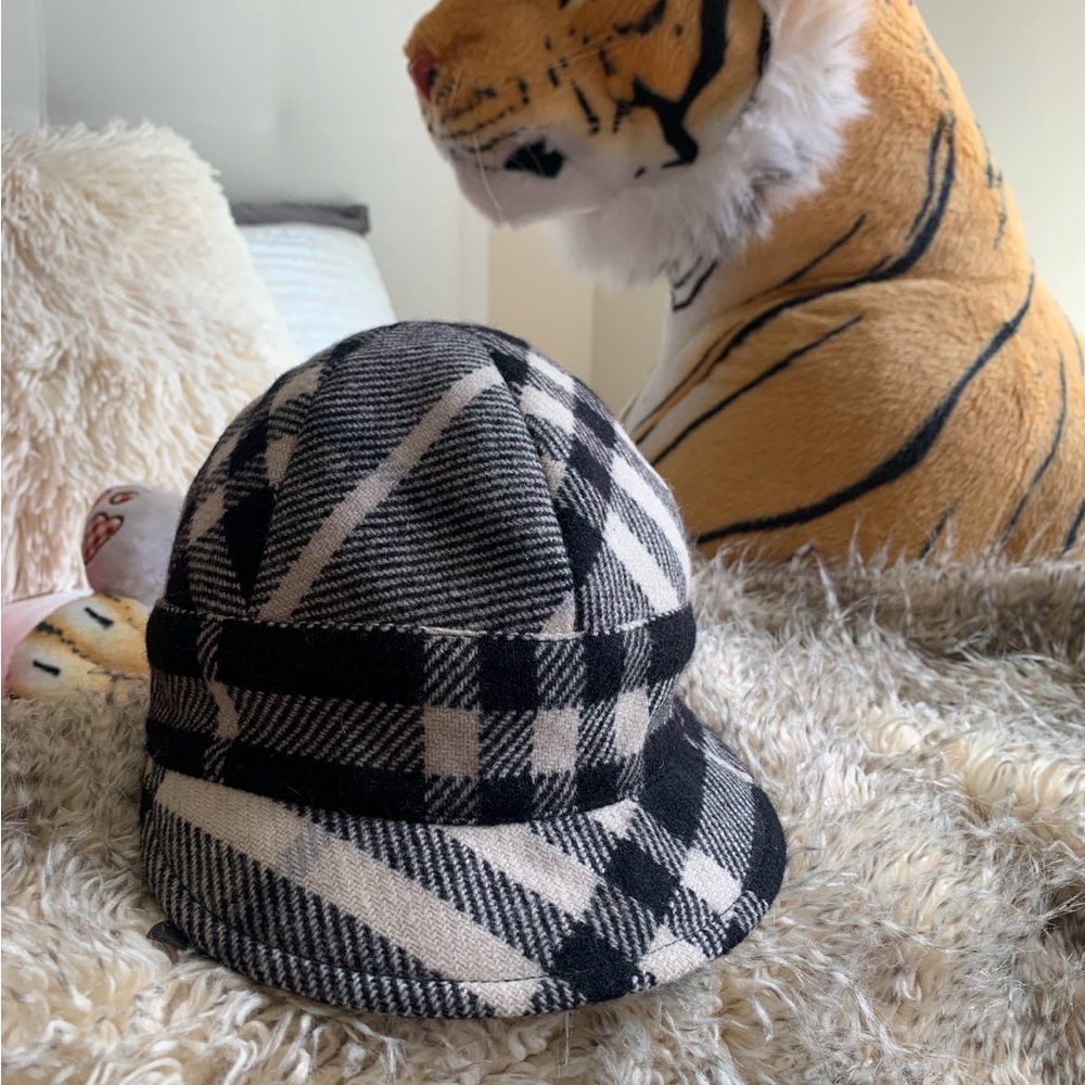 Burberry Hat - Black and White